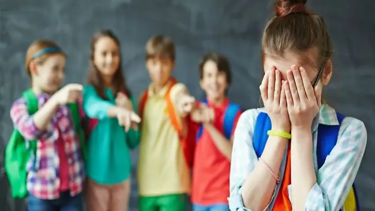 bullying-&sigma;&tau;&omicron;-&sigma;&chi;&omicron;&lambda;&epsilon;ί&omicron;-760x435